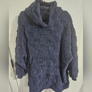 NWT Throwzy Junior Long Hoodie